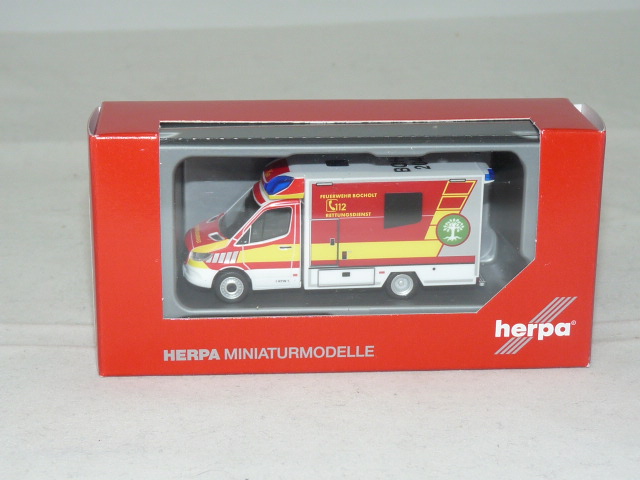 Herpa 095921-1/87 Mercedes-Benz Sprinter 18 Fahrtec RTW „Feuerwehr Bocholt“