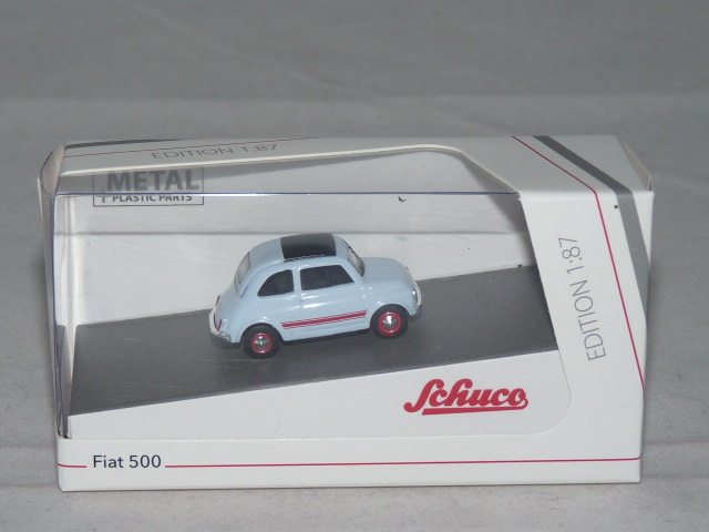 Schuco 26594 # Fiat 500 Kleinwagen in " hellblau-rot " 1:87 NEUHEIT 