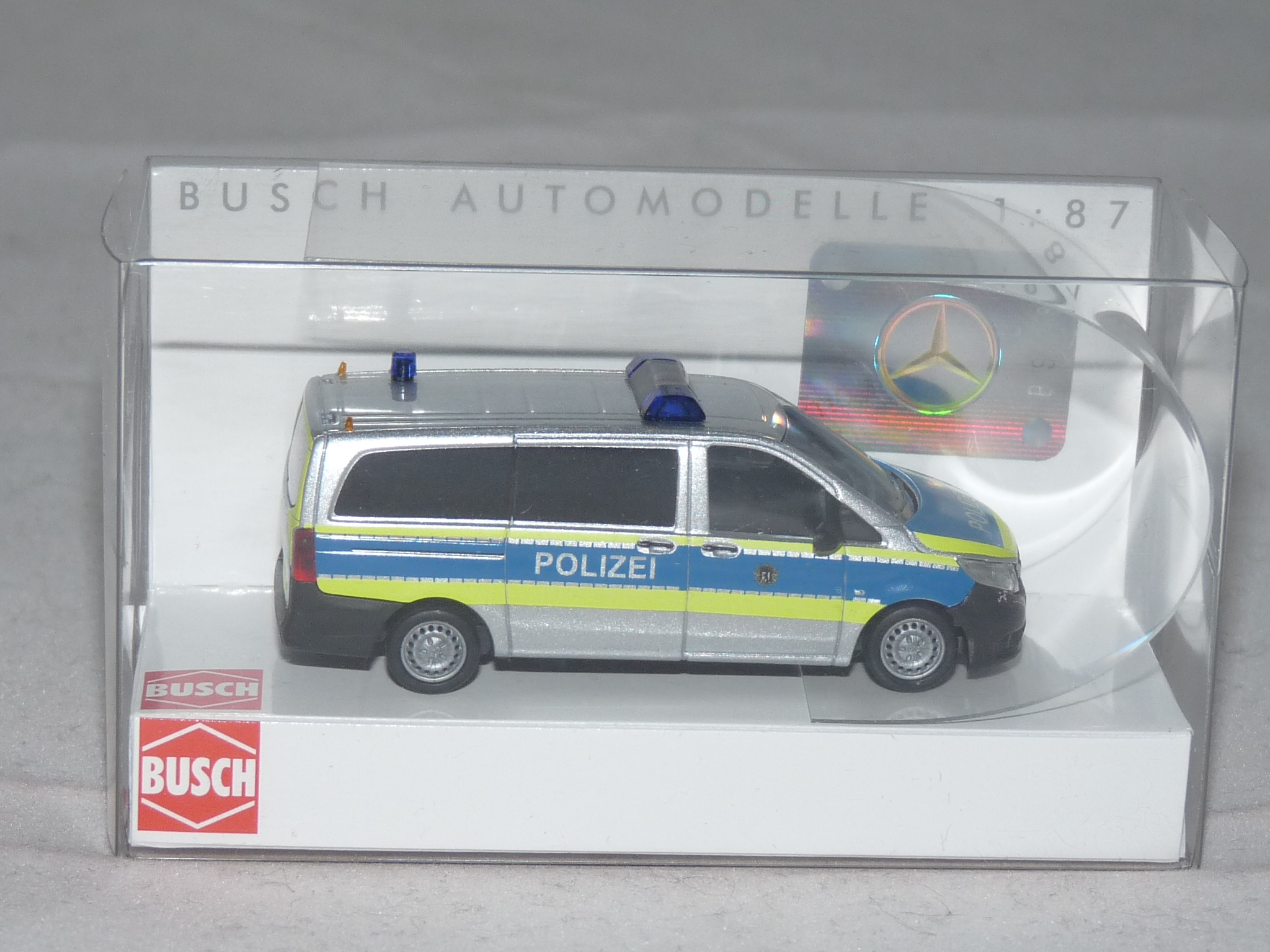 Busch Mercedes-Benz Vito Bergrettung ÖSTERREICH 51117-1:87