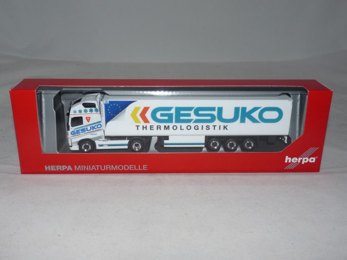 Herpa 316460 - 1/87 Volvo FH Gl. XL 2020 Kühlkoffer-Sattelzug "Girteka
