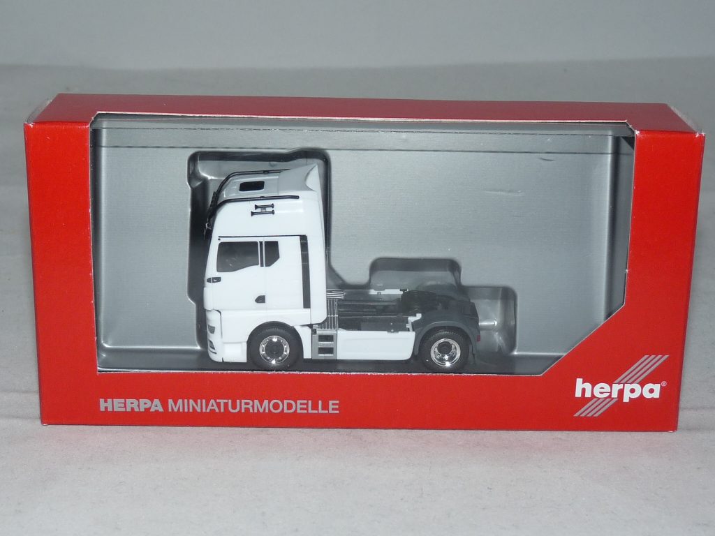 Herpa MAN TGX GX black 311922-003 | - Modèles réduits de