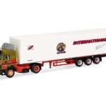 Vorbestellung herpa 320450 Mercedes-Benz SK 88 Koffer-Sattelzug "Uwe Harms International" 1:87 NEU + OVP