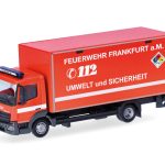 Vorbestellung herpa 099226 Mercedes-Benz Atego 13 Koffer-LKW mit Ladebordwand "Feuerwehr Frankfurt/GW-Öl" 1:87 NEU + OVP